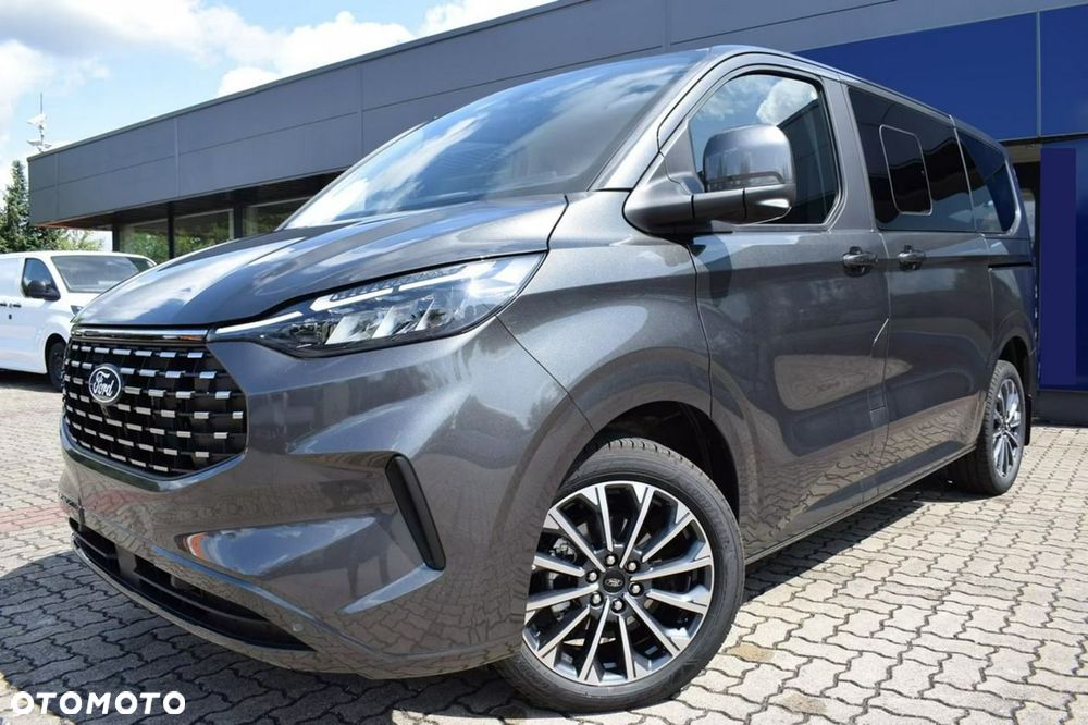 Ford Tourneo Custom - 2