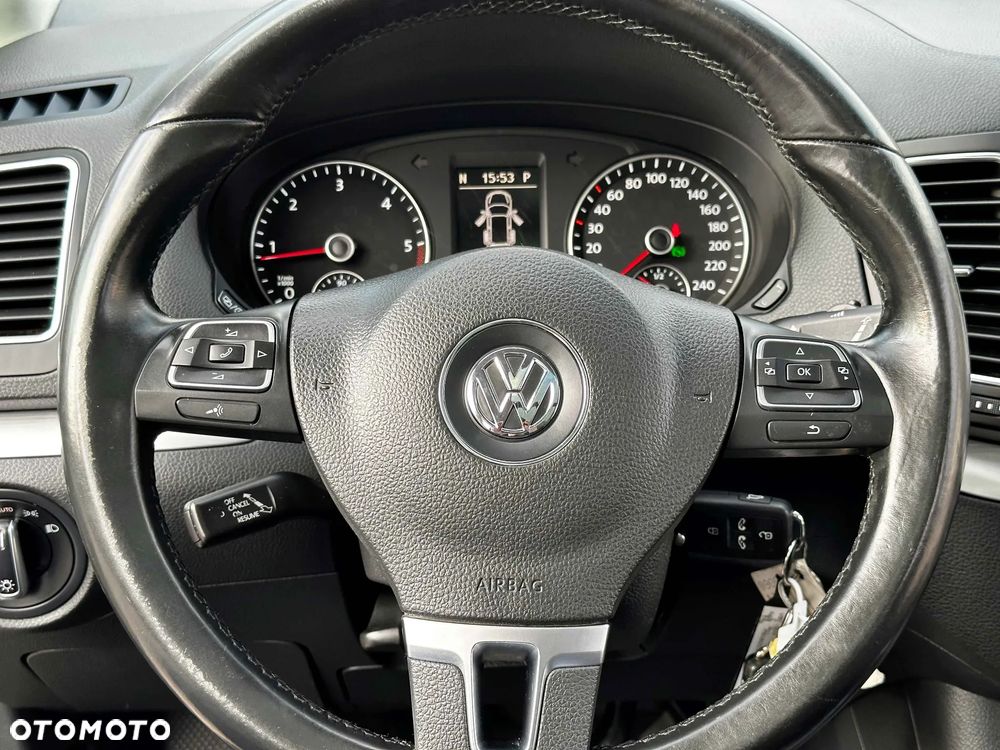 Volkswagen Sharan 2.0 TDI DSG BlueMotion Technology Comfortline - 26