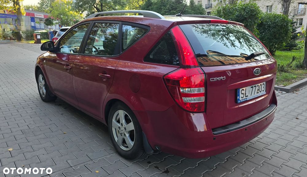 Kia Ceed - 4