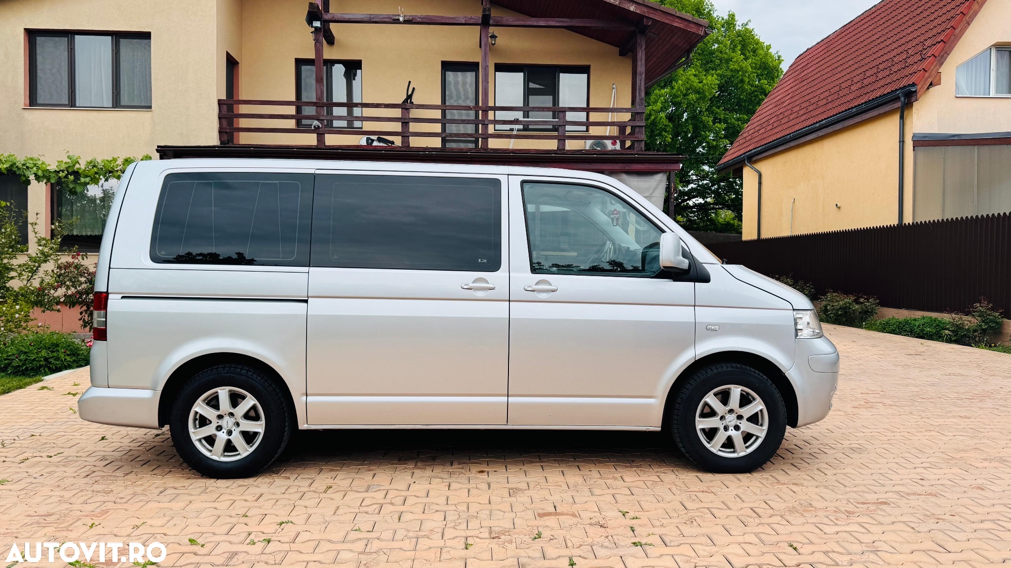 Volkswagen Multivan - 5
