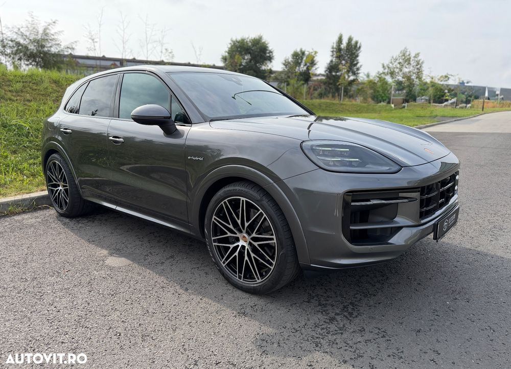 Porsche Cayenne E-Hybrid Tiptronic S Platinum Edition - 2