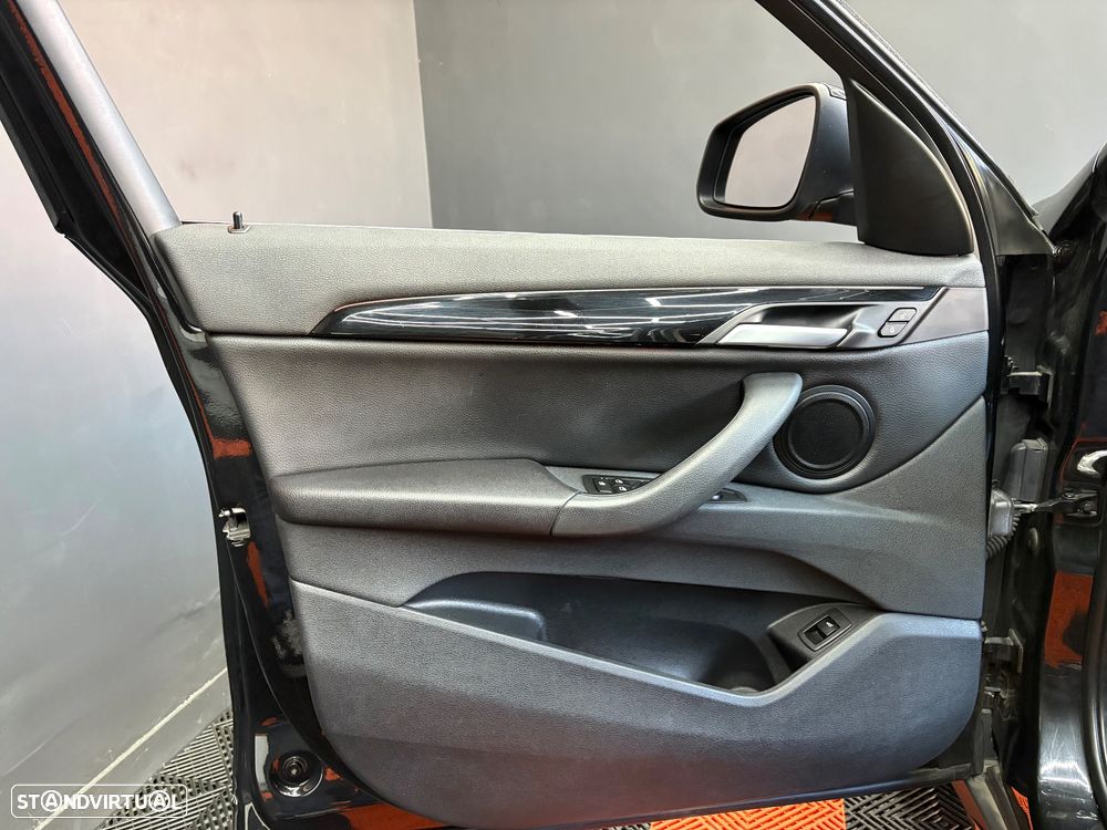 BMW X1 16 d sDrive Line Sport - 32