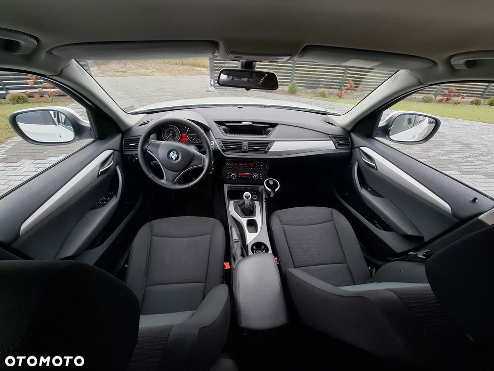 BMW X1 sDrive18d xLine - 16