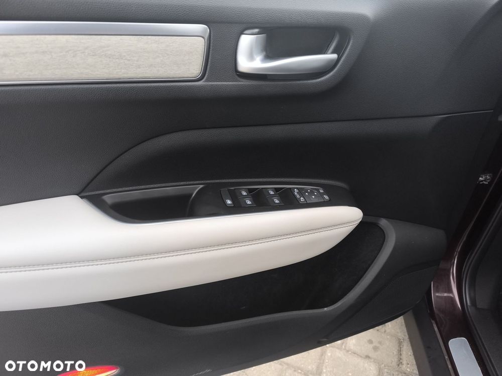 Renault Koleos 2.0 Blue dCi Initiale Paris 4x4 X-Tronic - 10