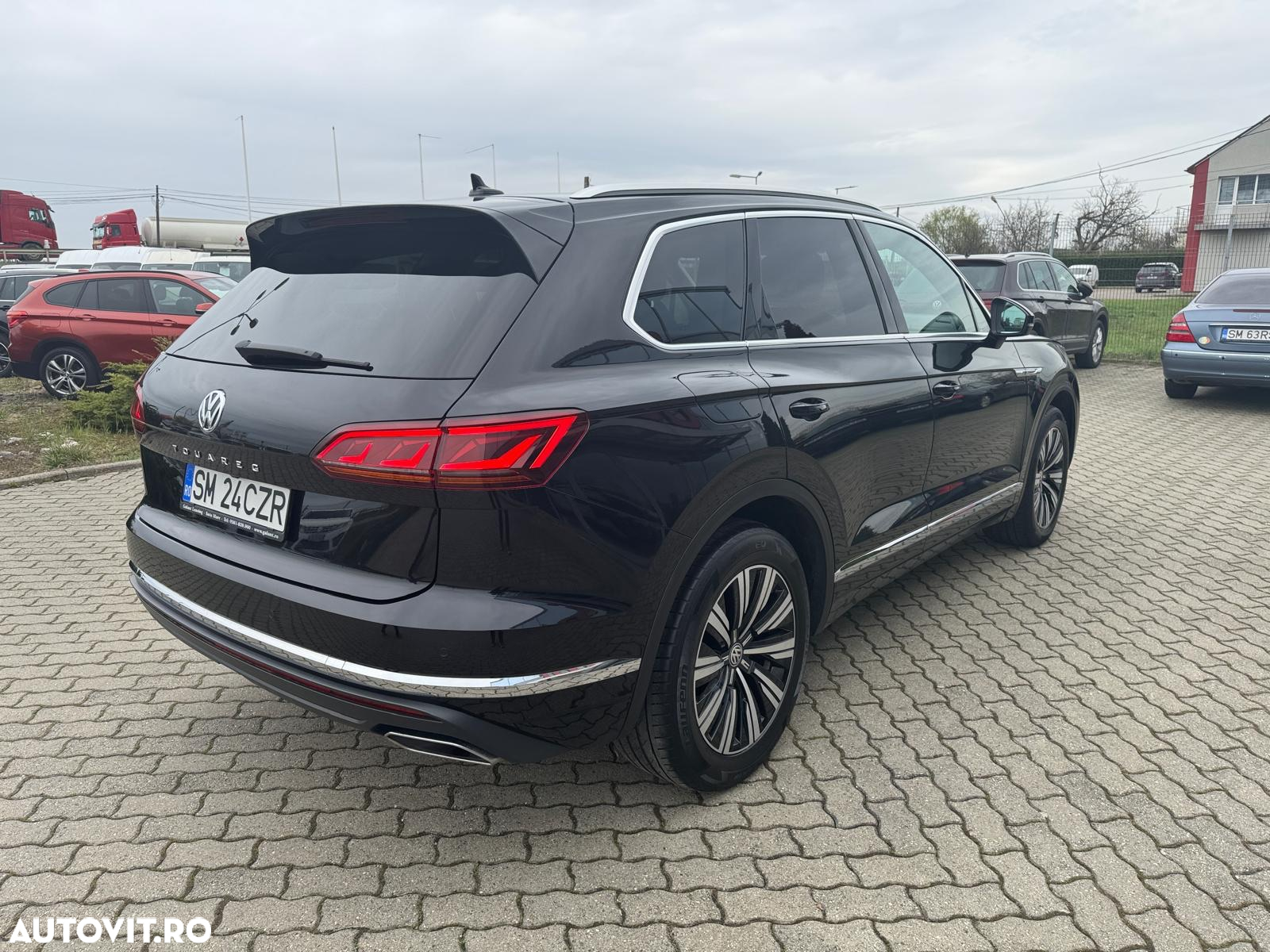 Volkswagen Touareg 3.0 V6 TDI 4Motion DPF Automatik Elegance - 4
