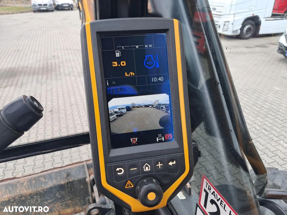 JCB js160w excavator pe roti - 28