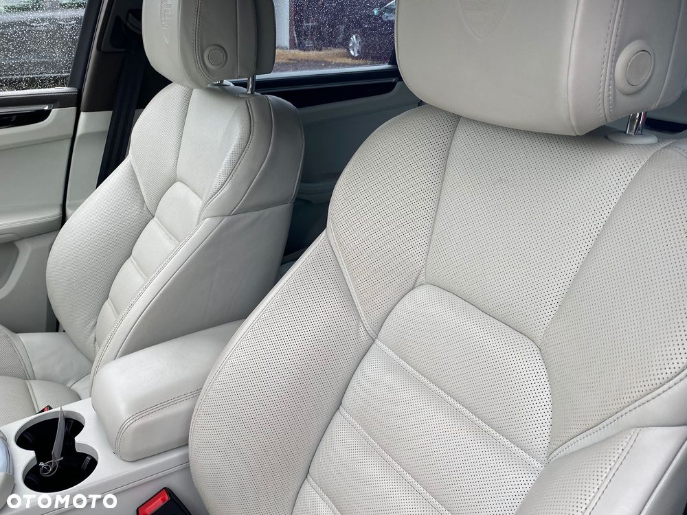 Porsche Macan - 25