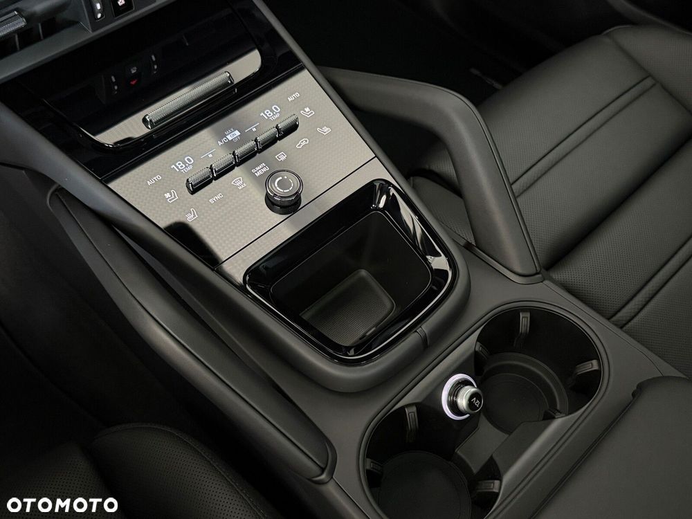 Porsche Cayenne - 23