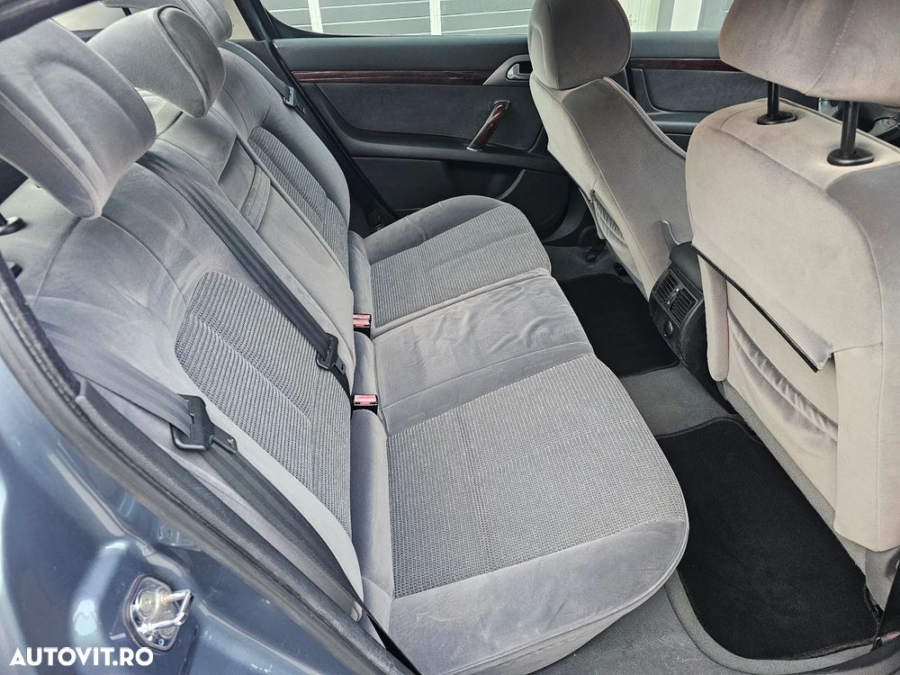 Peugeot 407 HDi 110 Business Line - 10