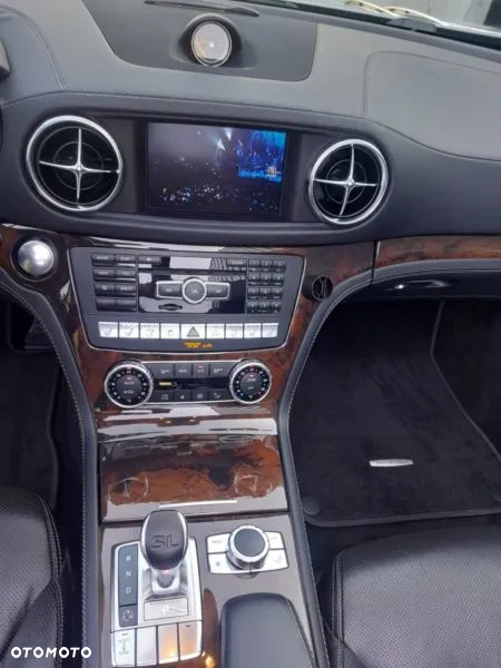 Mercedes-Benz SL - 21