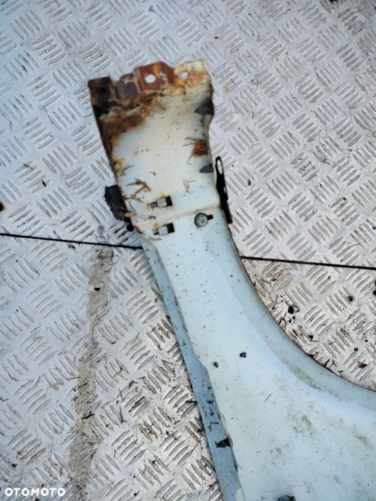 Błotnik prawy audi a4 B5 lift 99-01 - 9