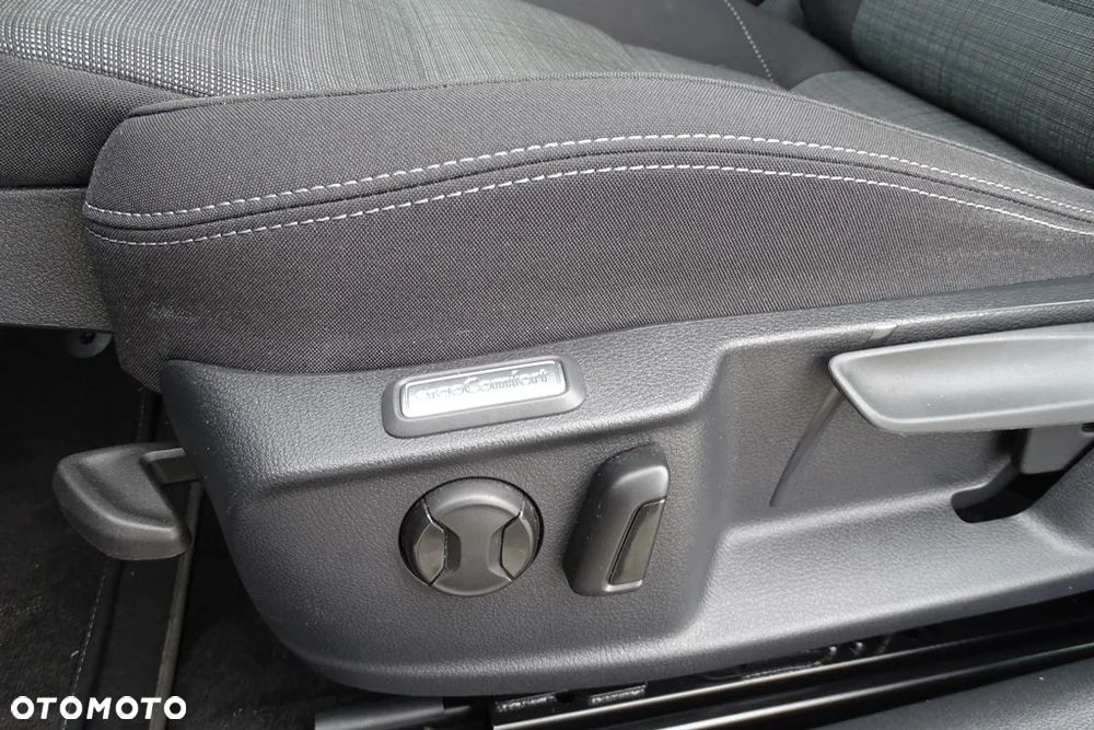 Volkswagen Passat - 14