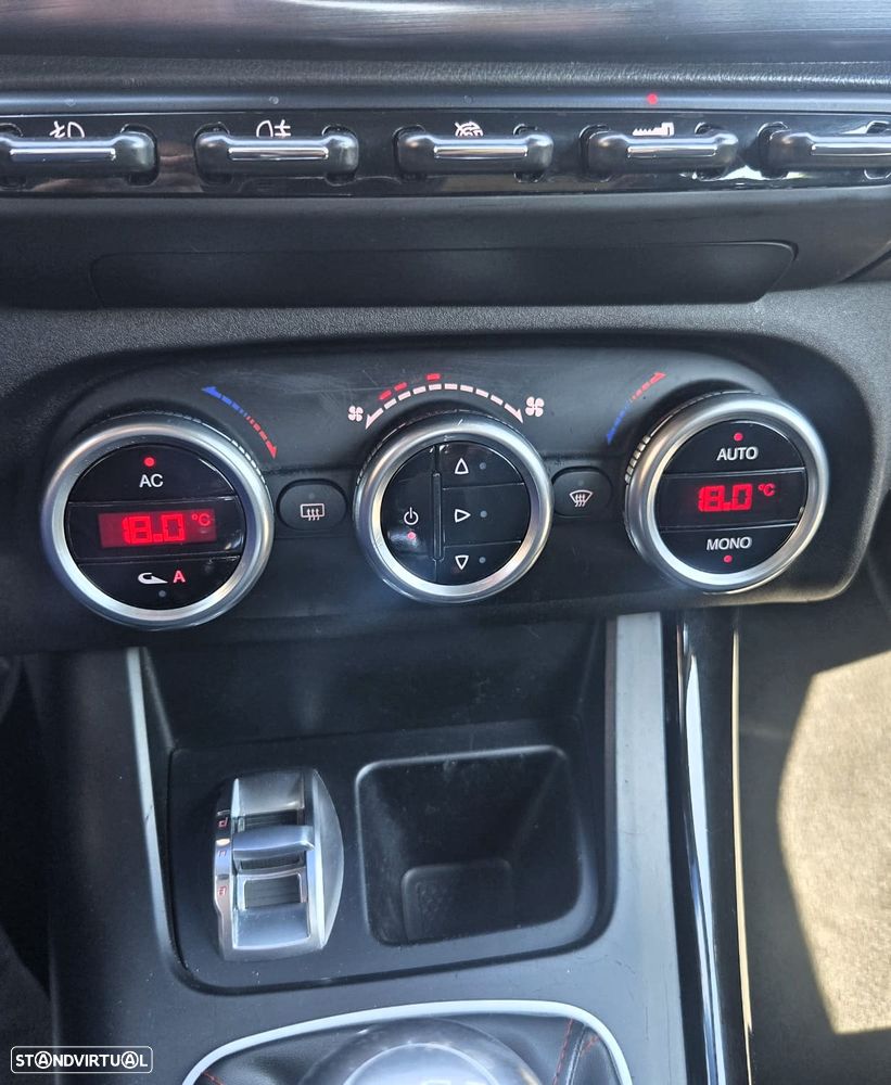 Alfa Romeo Giulietta 2.0 JTDM Distinctive - 12