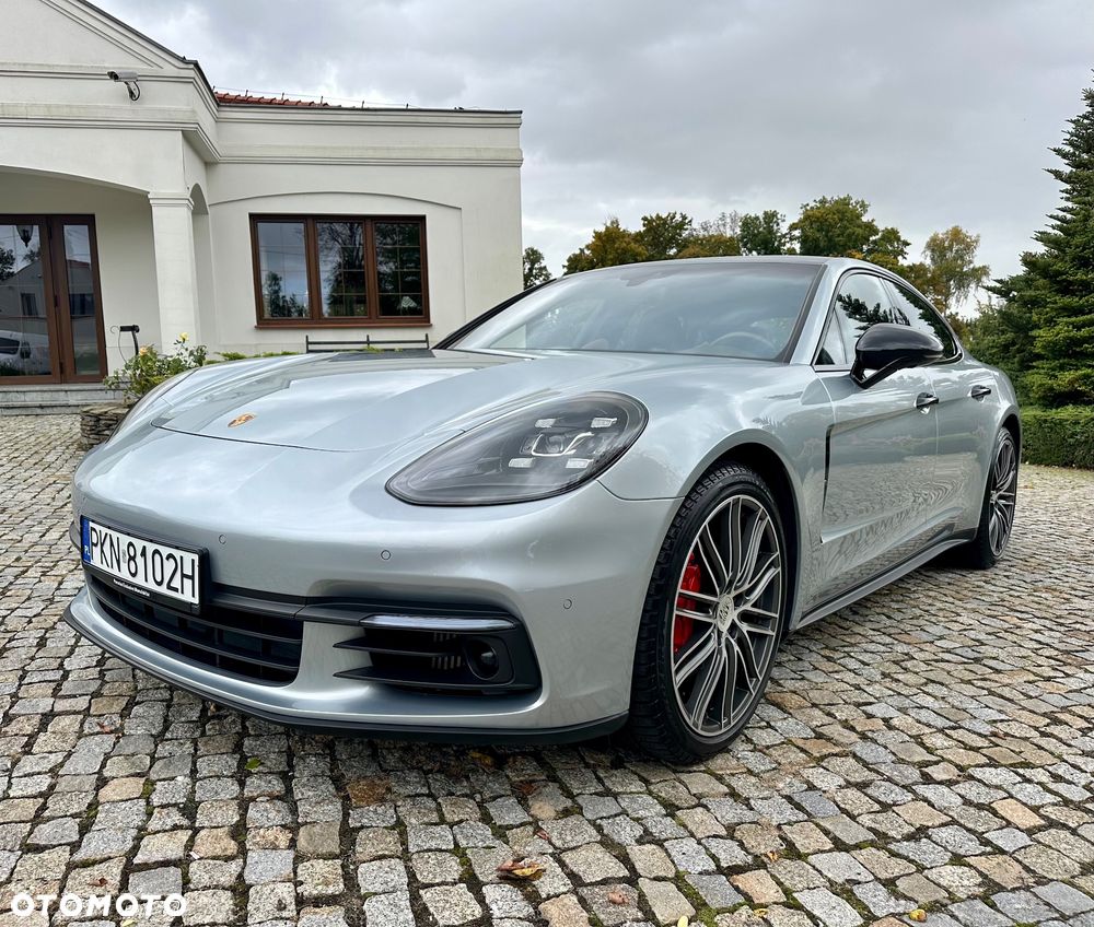 Porsche Panamera 4 - 3