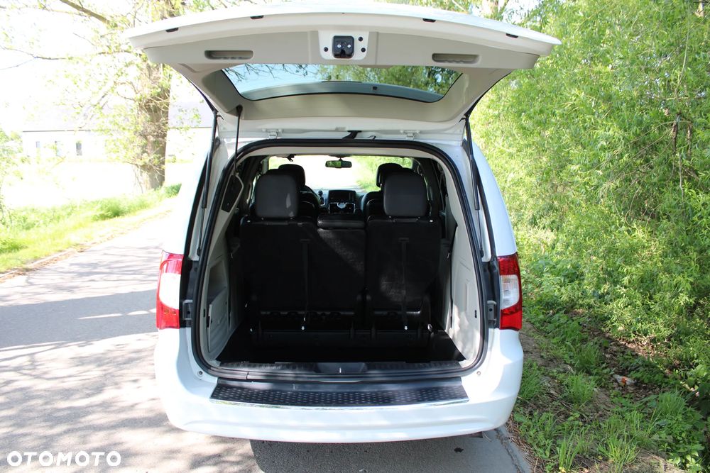 Chrysler Town & Country 3.6 Touring - 13