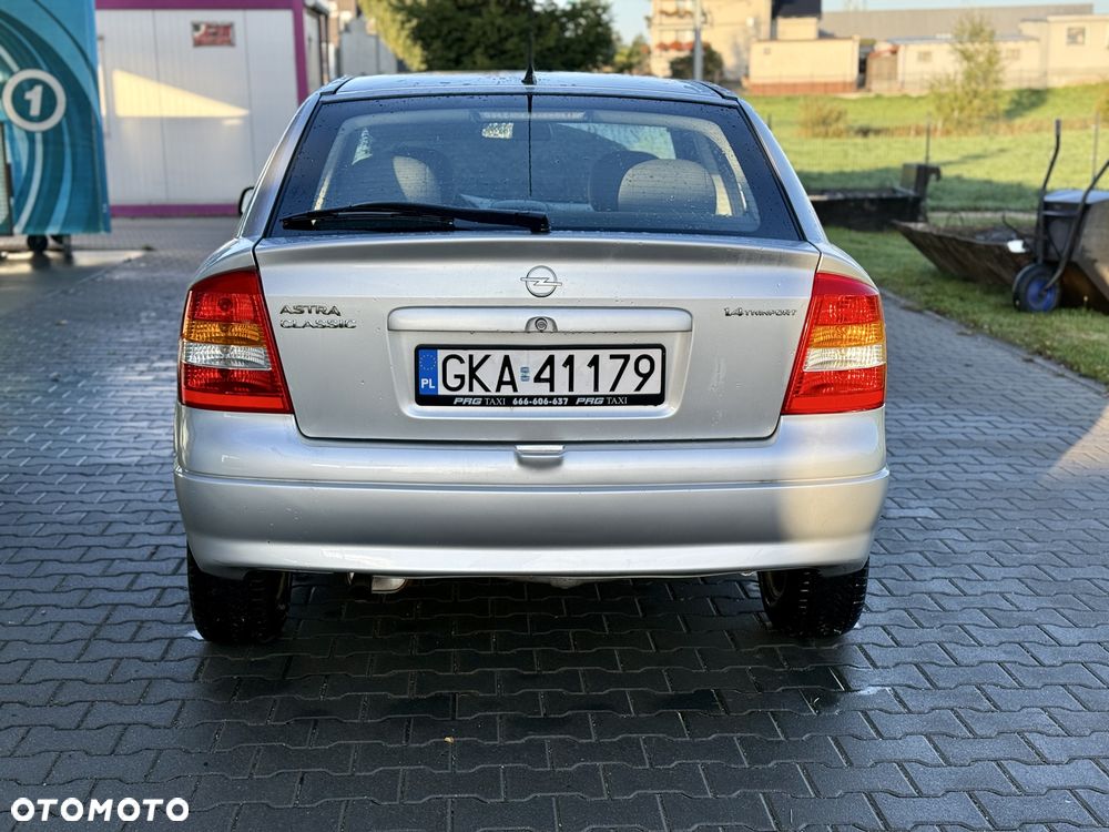 Opel Astra - 4