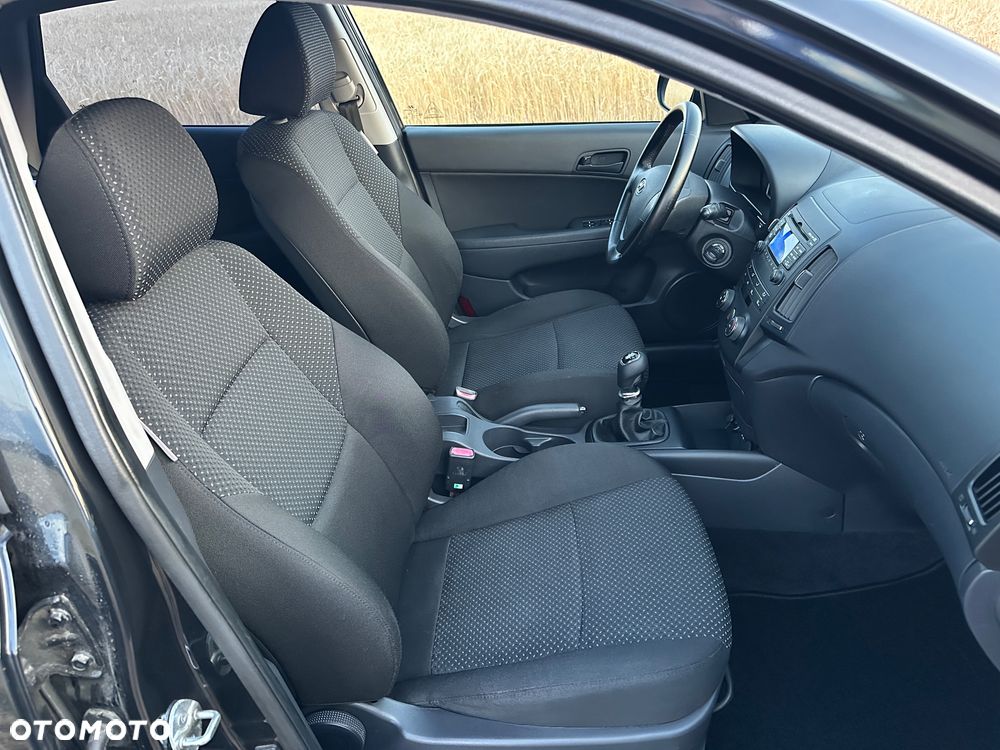 Hyundai i30 1.4 Blue Comfort - 12