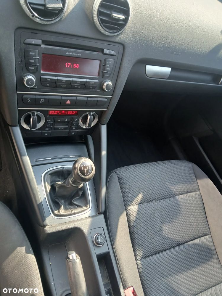 Audi A3 Sportback 1.6 TDI DPF Ambiente - 12