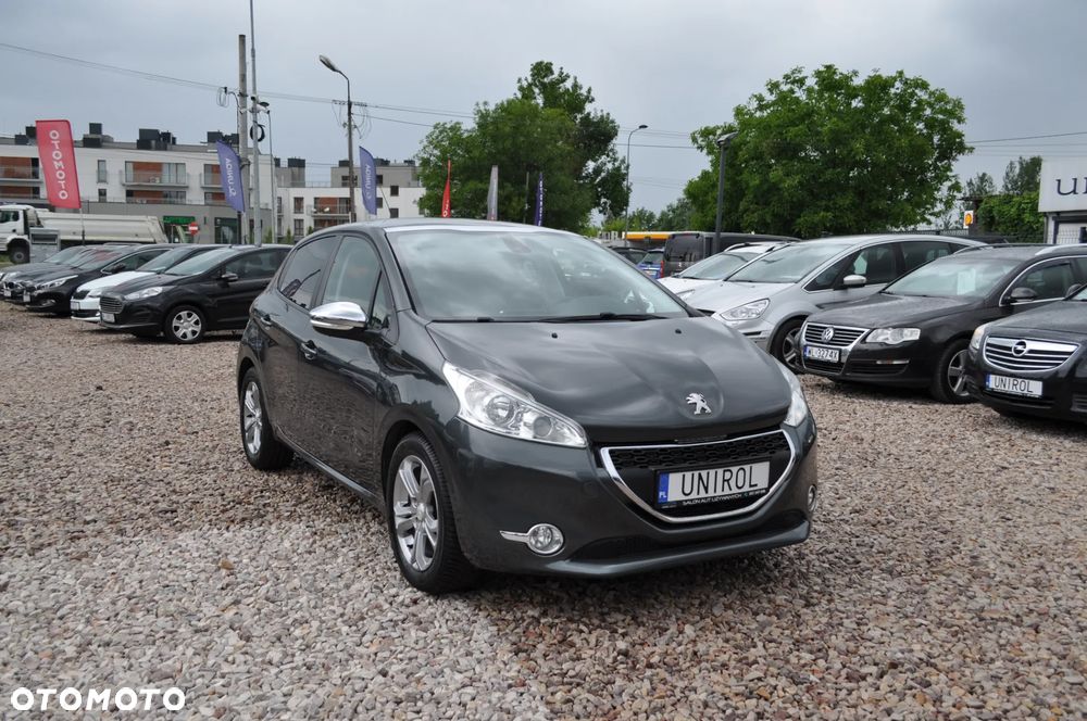 Peugeot 208 1.2 VTi Allure - 4