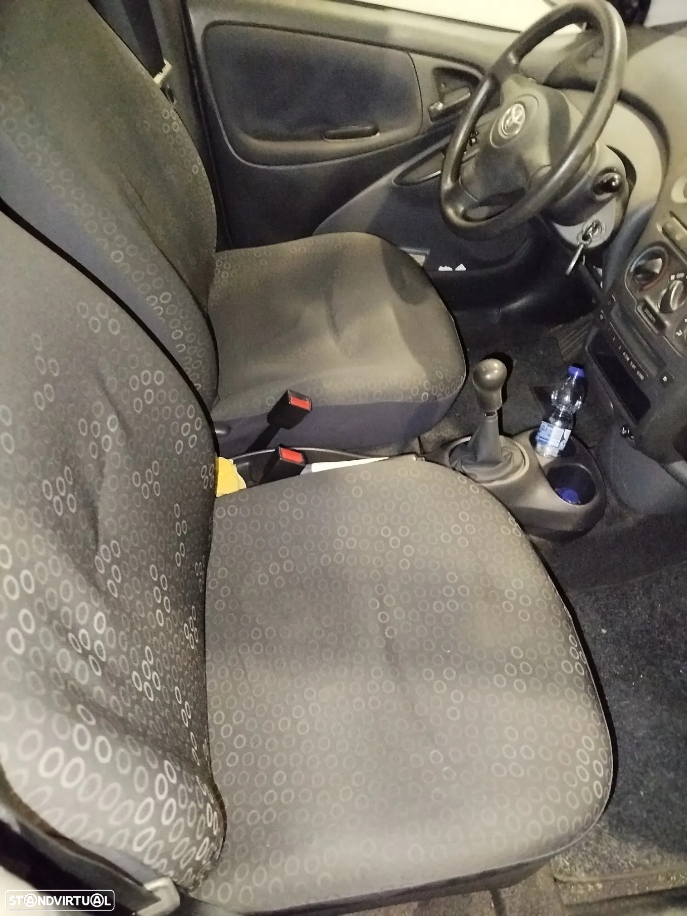 Toyota Yaris 1.0 Terra AC - 4