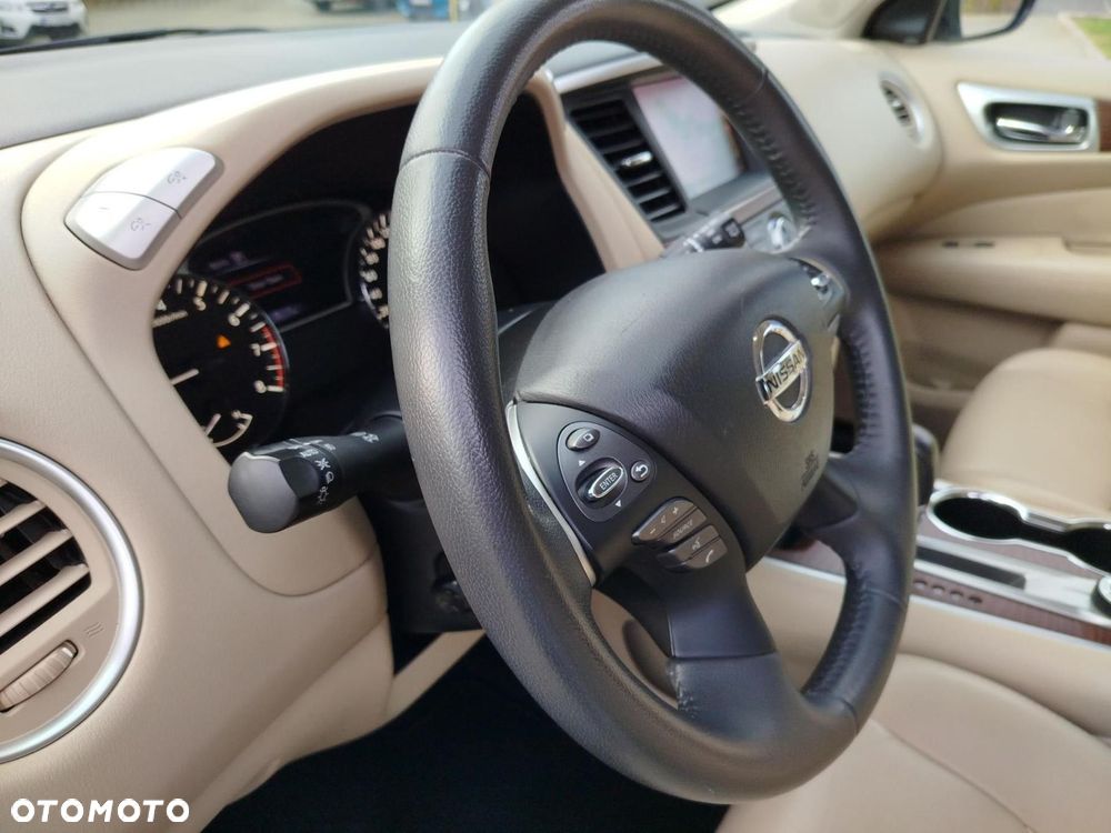 Nissan Pathfinder - 23