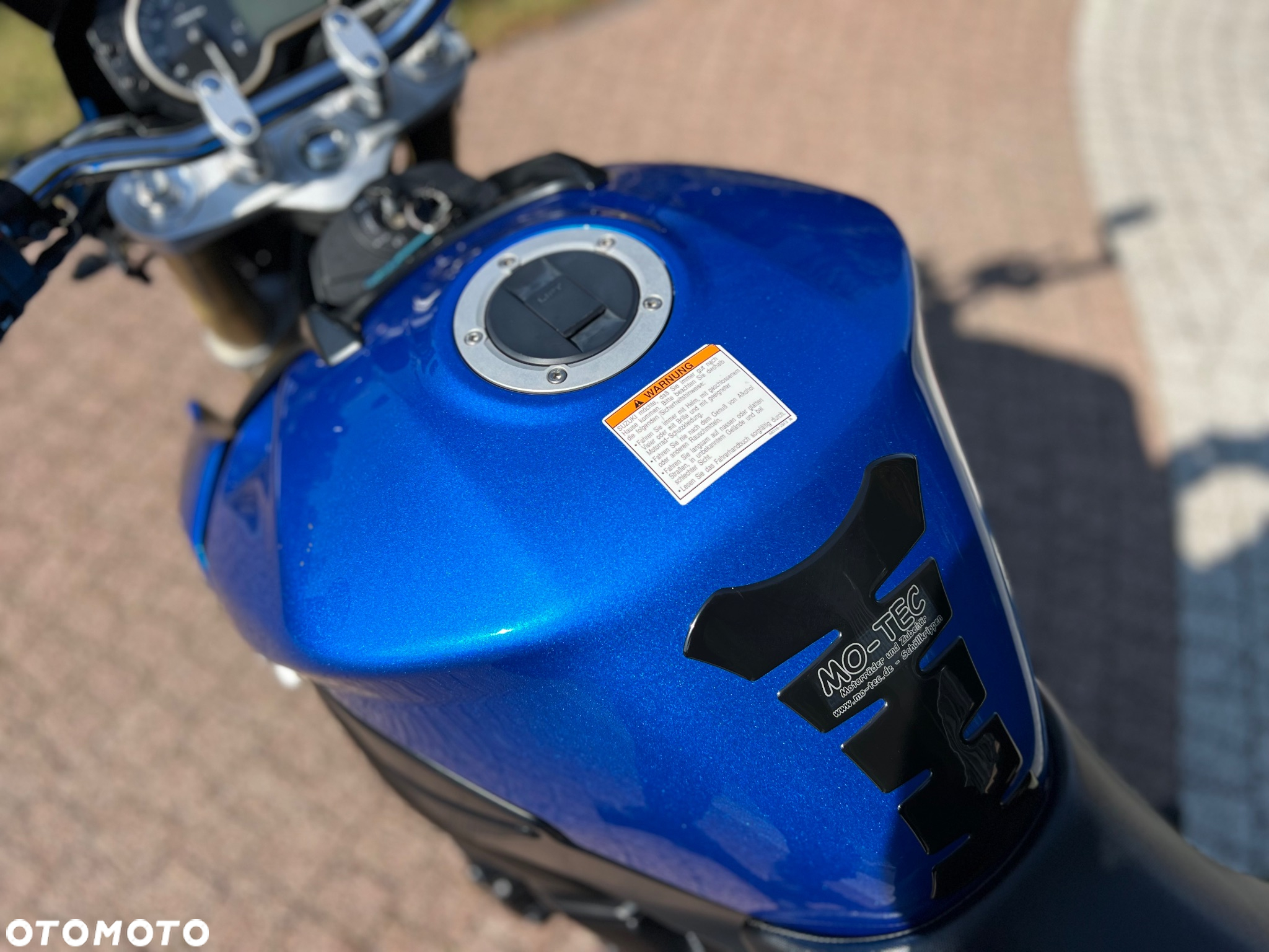 Suzuki GSR - 33