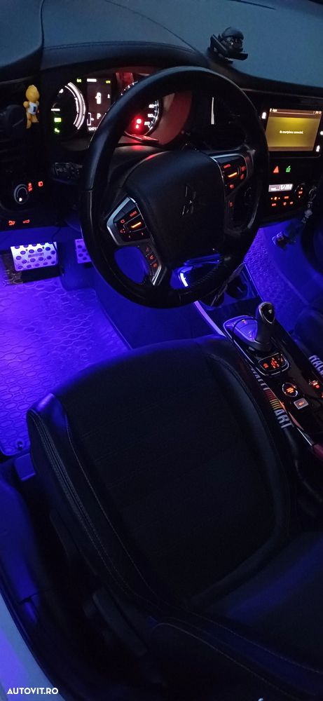 Mitsubishi Outlander 2.0 4WD - 26