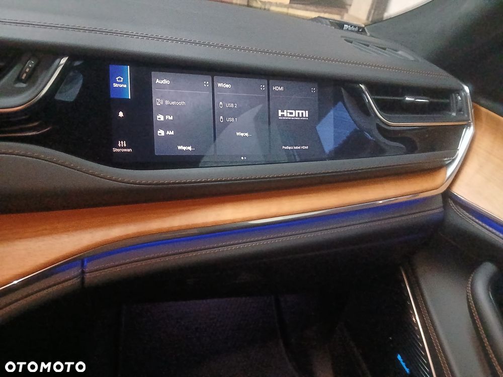 Jeep Grand Cherokee - 16