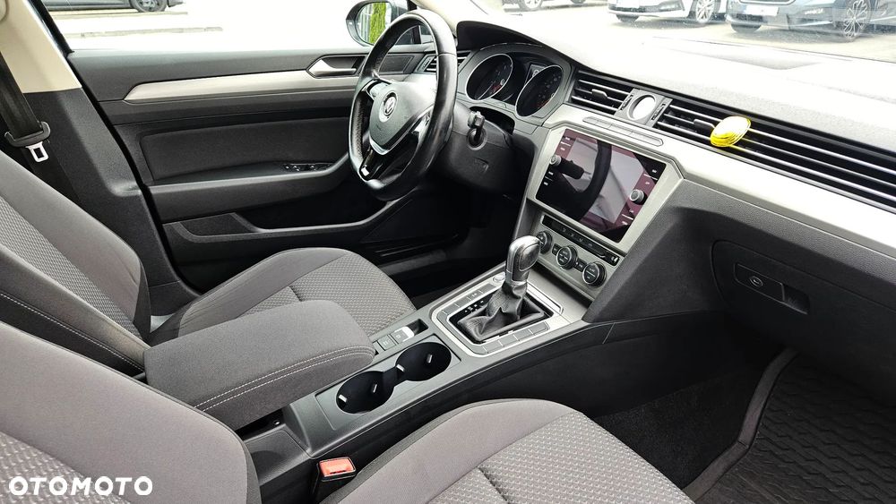 Volkswagen Passat 1.5 TSI EVO Trendline DSG - 28
