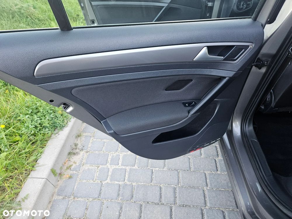 Volkswagen Golf - 18
