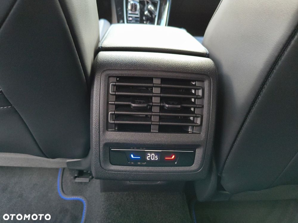 Volkswagen Golf - 31
