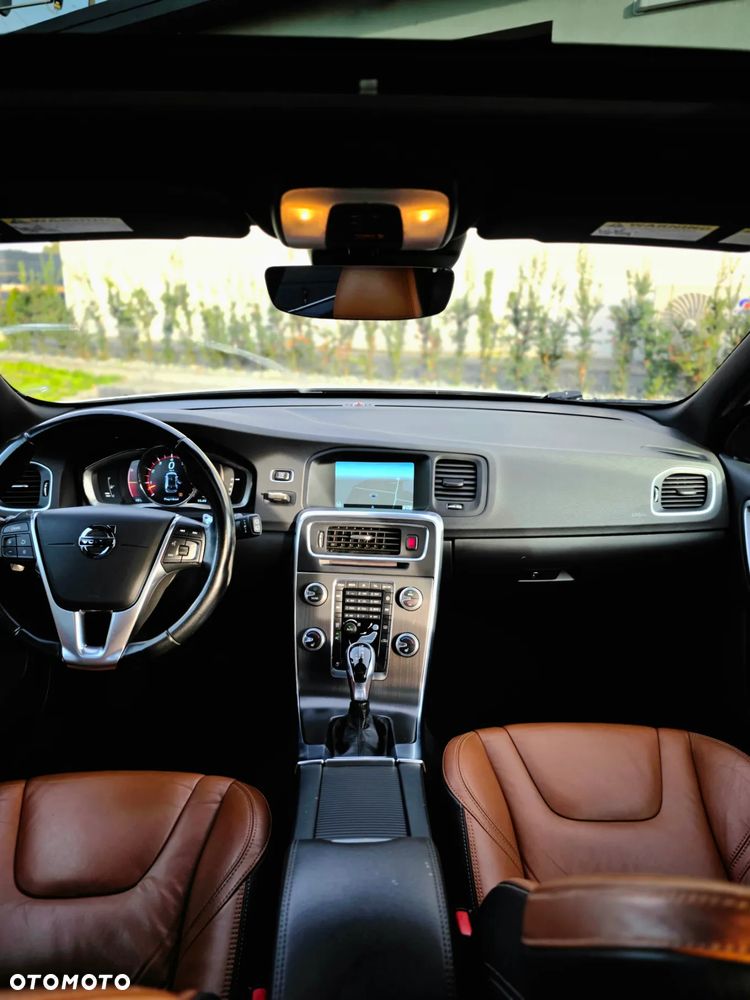 Volvo V60 T6 AWD Summum - 29