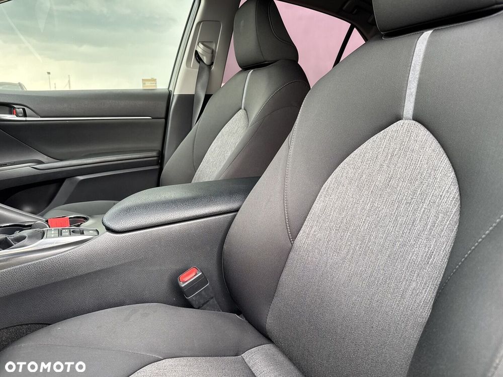 Toyota Camry - 16