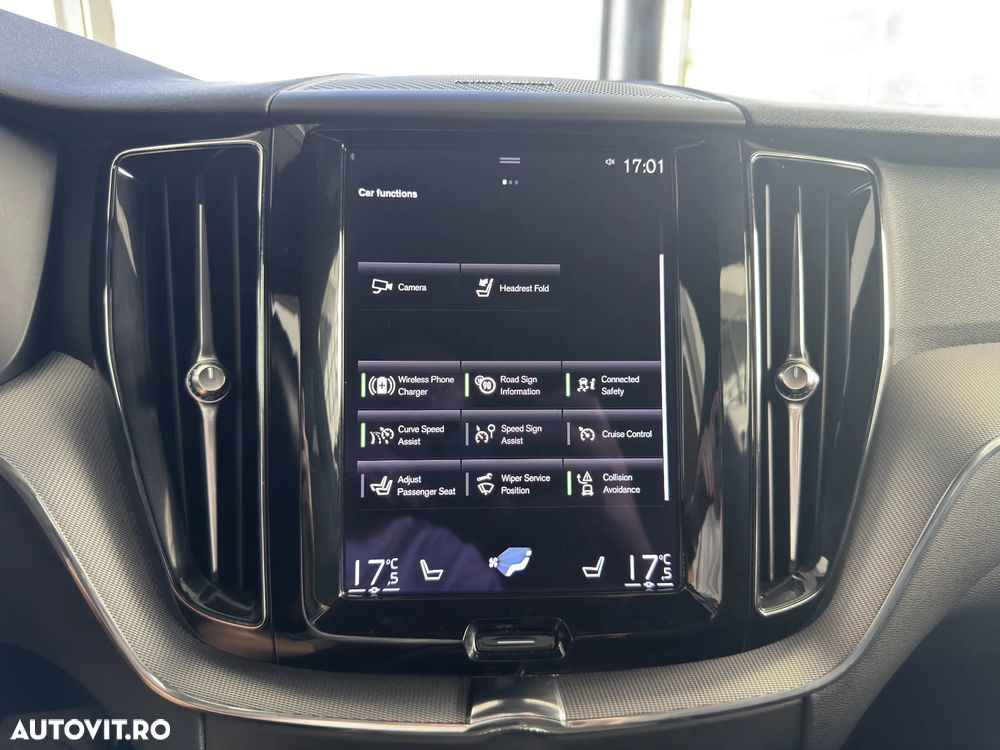Volvo XC 60 B5 MHEV AWD R-Design - 13