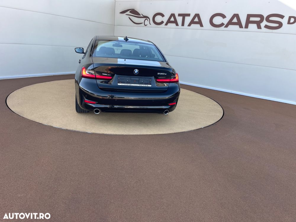 BMW Seria 3 330e Aut. Sport Line - 10