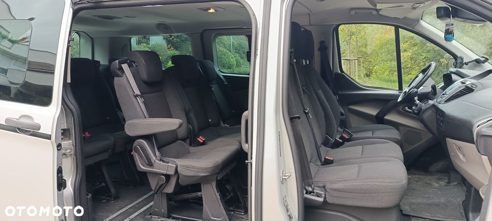 Ford Tourneo Custom - 7