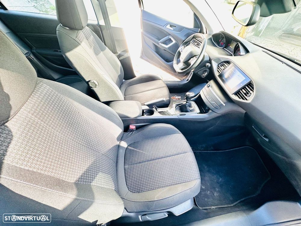 Peugeot 308 1.2 PureTech Style - 19