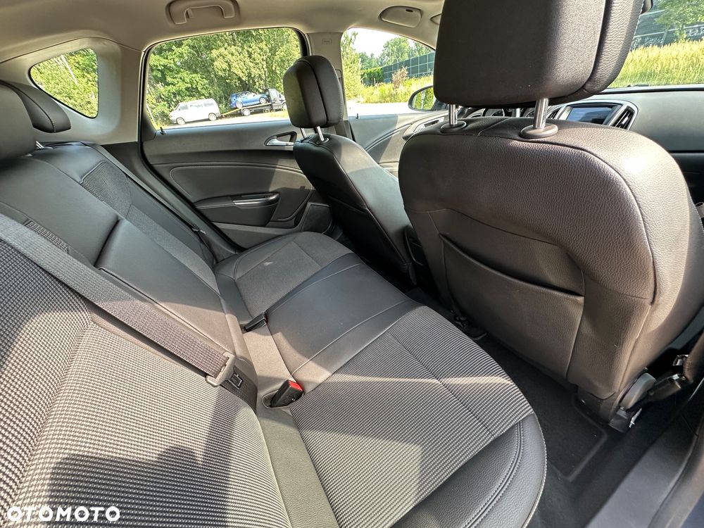 Opel Astra 1.6 Turbo Innovation - 34