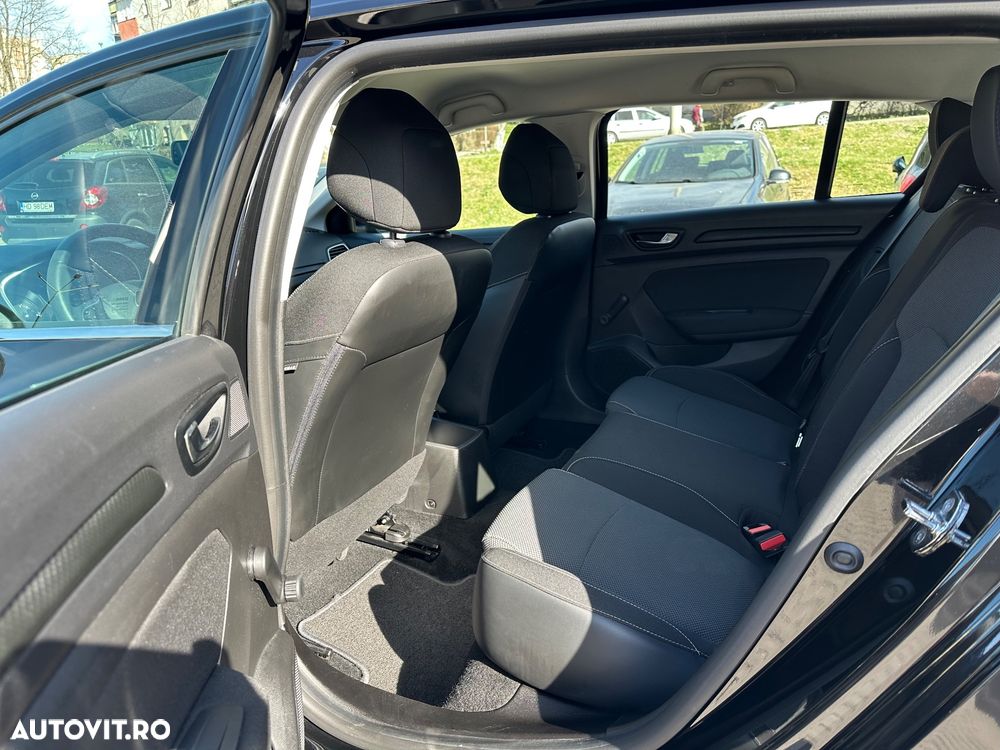 Renault Megane ENERGY TCe 100 LIFE - 11