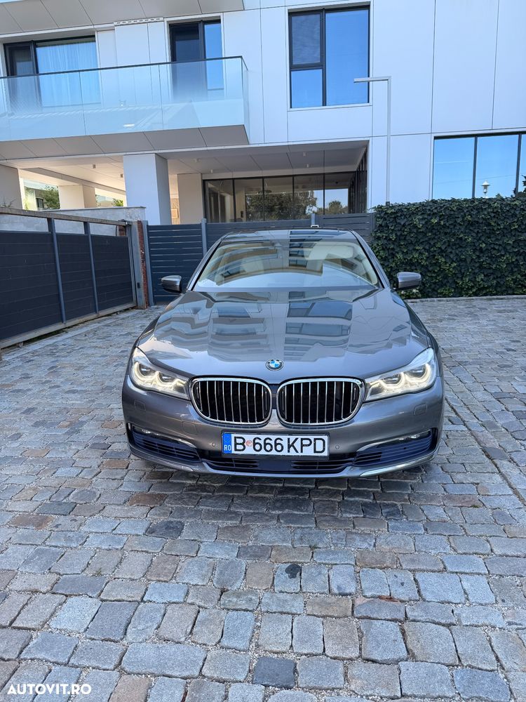 BMW Seria 7 750i xDrive - 1