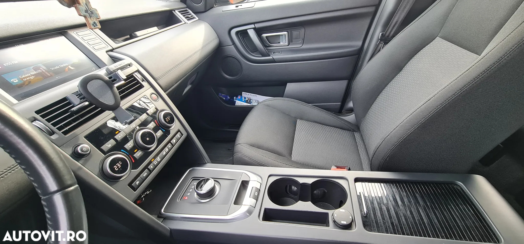 Land Rover Discovery Sport - 24