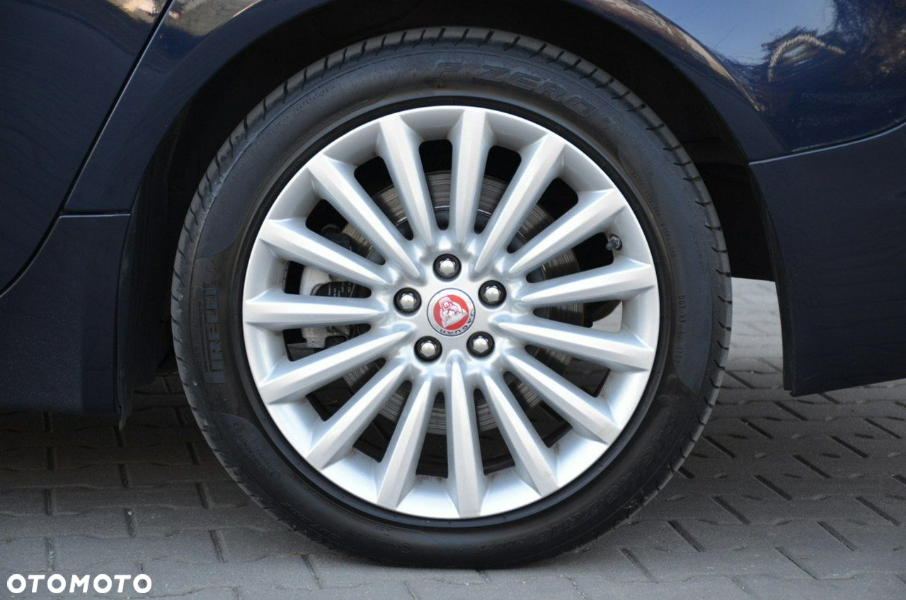 Jaguar XF - 3