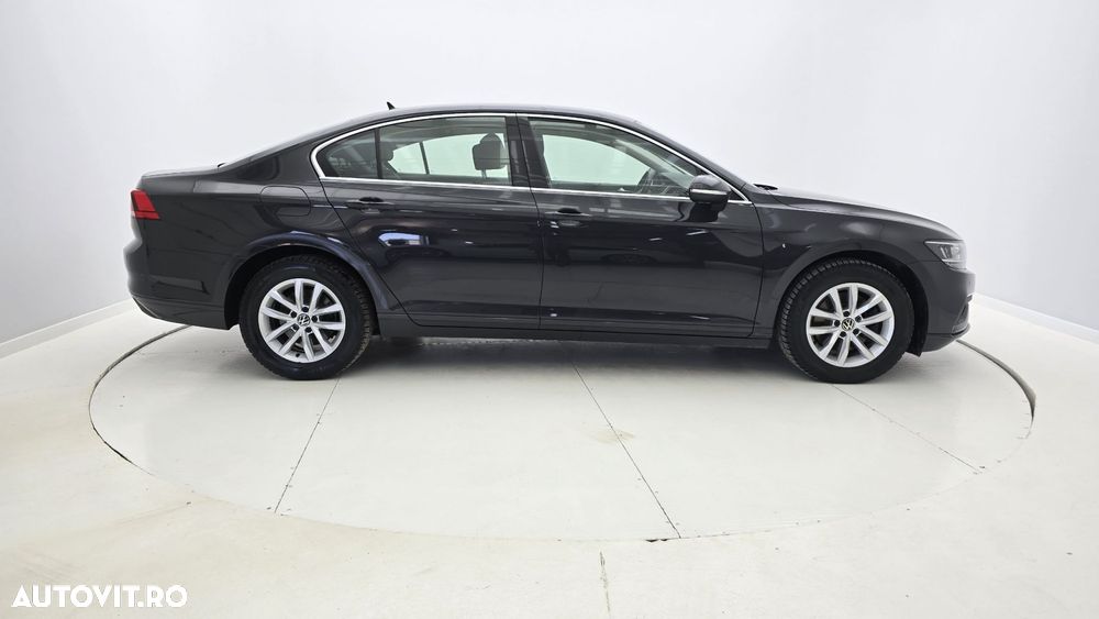 Volkswagen Passat - 5