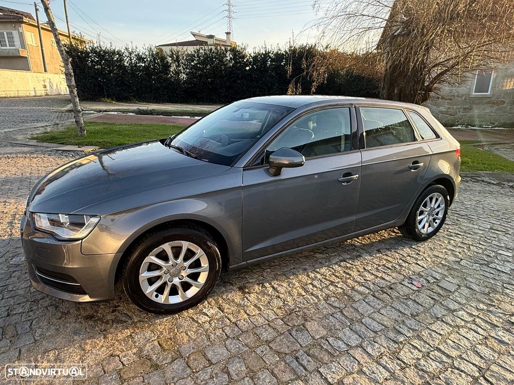 Audi A3 Sportback 1.6 TDI Attraction - 6
