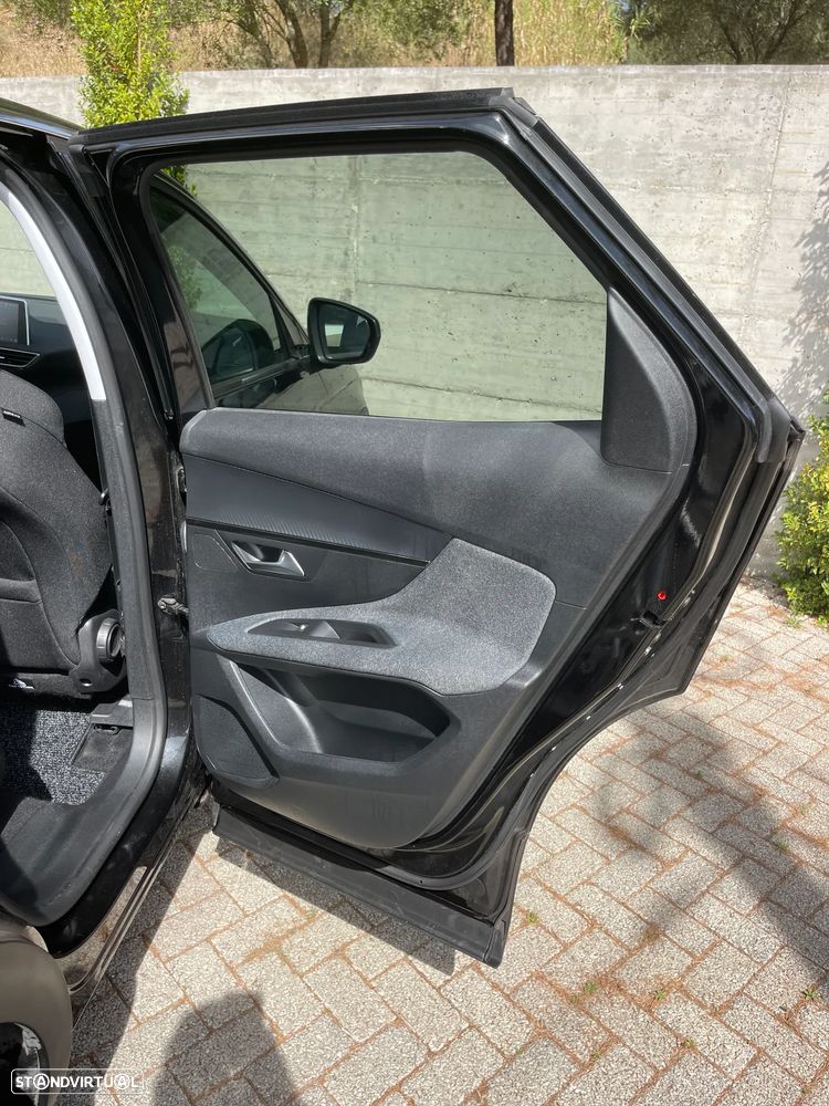 Peugeot 3008 PureTech 130 Stop & Start GPF EAT8 Active Business-Pack - 18