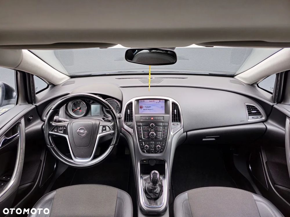 Opel Astra 1.4 T Cosmo - 14