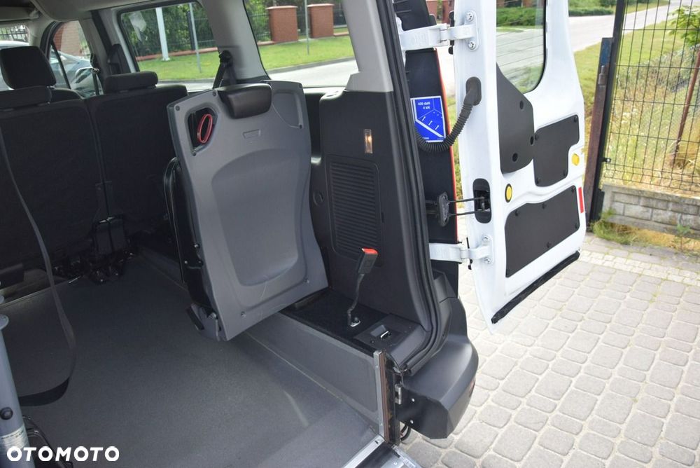 Ford Tourneo Connect Grand - 21