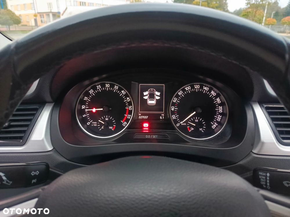 Skoda RAPID 1.4 TDI Clever - 24