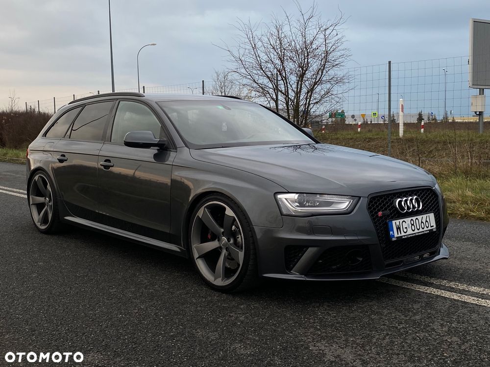 Audi RS4 Avant Standard - 3