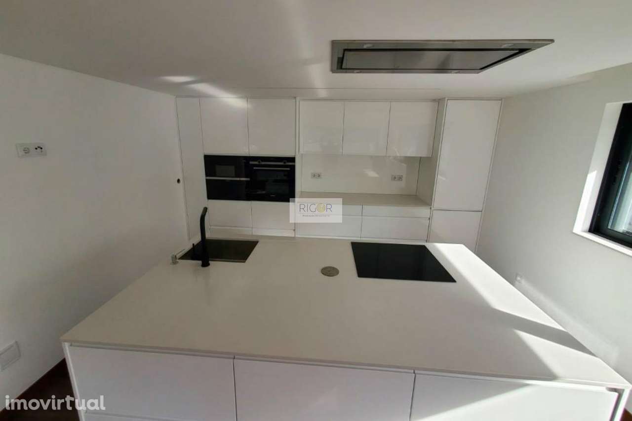 Moradia T3 de 3 frentes e jardim em construção no centro da Maia - Grande imagem: 2/4